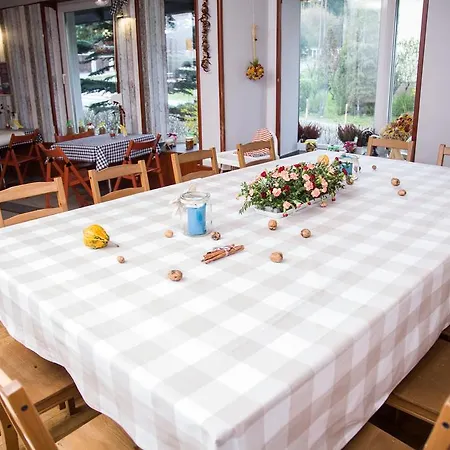 Pokoje Goscinne Jaszczurowka